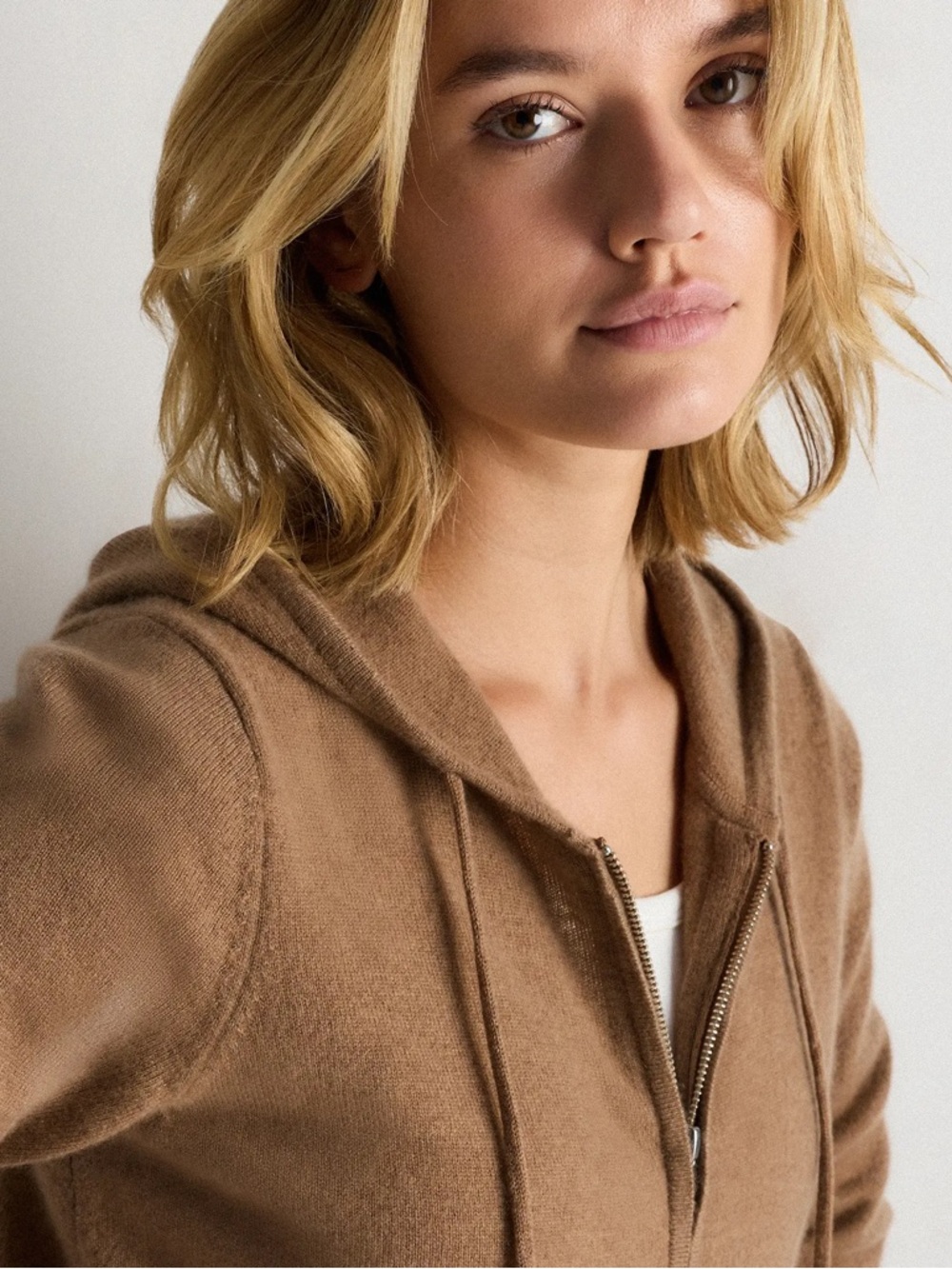 NWT Quince Mongolian Cashmere Zip Front Sweater Hoodie- Teak Camel Medium - Picture 4 of 7